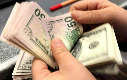 Referencial. De acuerdo a un análisis del Foro de Economía y Finanzas Públicas la decisión le costó al país $ 9.041 millones, debido a las altas tasas de interés de las emisiones de bonos que realizó Ecuador desde 2014.