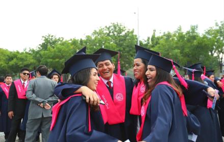 Graduados. El viernes pasado los alumnos de 33 carreras de la Espol culminaron sus estudios de tercer nivel.