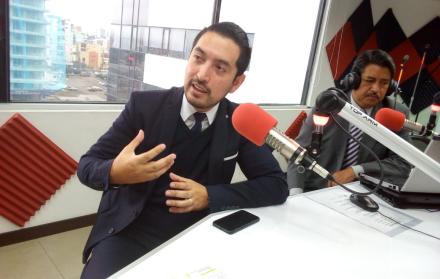 Diego Tipán explicó que la trata de personas busca el aprovechamiento de las personas a través de engaños.