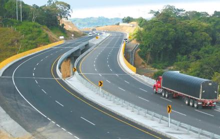 Para la construcción de la carretera Ruta del Sol, Odebrecht pagó 84.000 millones de pesos (unos 28,62 millones de dólares) para garantizar que la concesión recayera sobre ellos, según confirmó la Fiscalía.