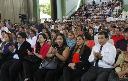 Ceremonia. A los docentes se les rindió homenaje y se les entregó nuevas herramientas para su trabajo.