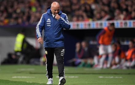 Críticas. En Argentina, un sector de la prensa ha pedido la cabeza de Sampaoli, a menos de tres meses del inicio de la Copa del Mundo.