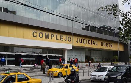 Un año de prisión por tráfico de influencias a excoordinadora del IESS