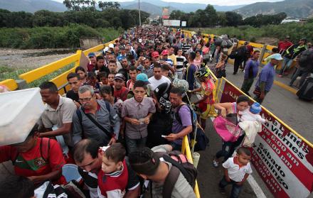 Unos 200.000 venezolanos habrían cruzado de Colombia a Ecuador en los últimos tres meses.