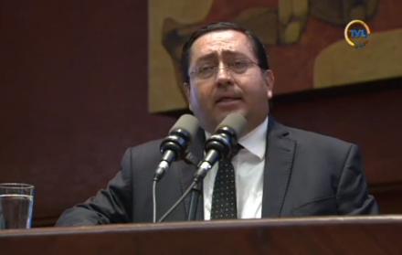 El órgano legislativo decidió dar paso al proceso de juicio político en contra de De la Torre, con base al informe emitido de la Comisión de Fiscalización.