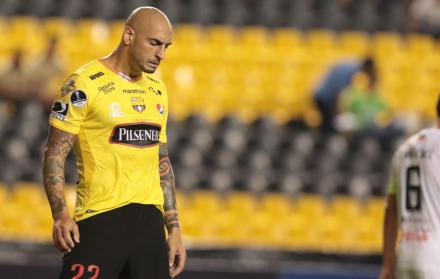 Críticas. Nahuelpán falló varios goles ante General Díaz. Es uno de los más debatidos en el equipo de Guillermo Almada.