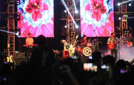 La banda de pop latino y folk pop formada en el 2015, fue nominada en el 2016 a los Grammy Latino como mejor artista nuevo. También han grabado junto a Juanes y Alejandro Fernández.