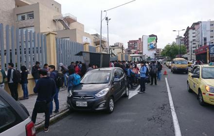 Las autoridades dispusieron la inmediata intervención del Grupo de Intervención y Rescate (GIR) para la verificación de la situación real. Luego fue descartada.