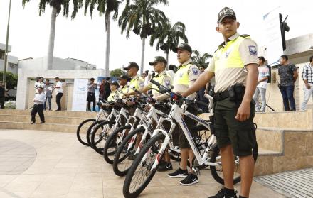 Entrega. Por la mañana, las autoridades de la Gobernación, de la Policía y del alma mater presentaron el nuevo equipamiento para la seguridad del campus.
