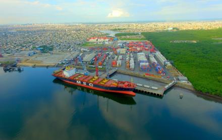 Infraestructura. El sistema portuario nacional es el de mayor desarrollo en la última década y se repotencia con el dragado del canal de acceso.