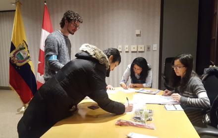 La junta electoral mixta se instaló sin novedades en Ottawa (Canadá) para el voto de los ciudadanos ecuatorianos que residen en esa ciudad.