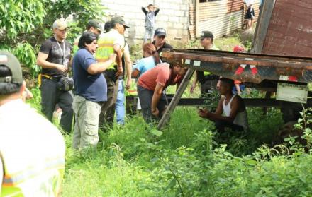 Indagación. Stalin González relató a los agentes de la Dinased dónde y cómo encontró a la pequeña Mía.