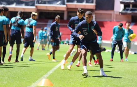 Ecuador-entrenamiento-Estadio-Liga