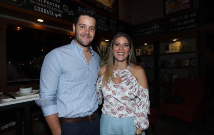 Gaby Díaz con su esposo Carlos Luis Andrade.