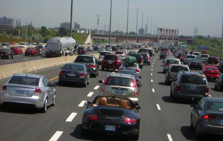 Trafico-ciudad-salvoconductos