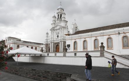 La iglesia San Juan Bautista es uno de los  emblemas del casco histórico de Sangolquí.