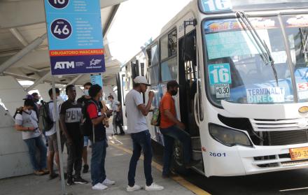 Urbe. En Guayaquil hay 2.700 buses que mueven al 80 % de ciudadanos.