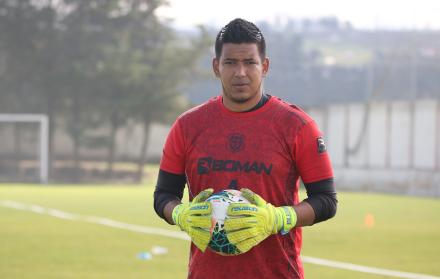 Walter-Chávez-arquero-técnico