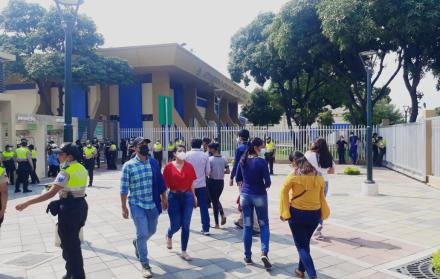 La regeneración del exterior de la Universidad de Guayaquil hoy prioriza al peatón.
