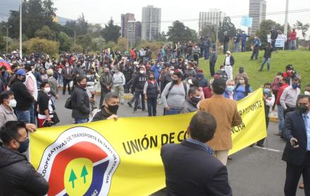 Los transportistas cumplieron una marcha pacífica en Quito.
