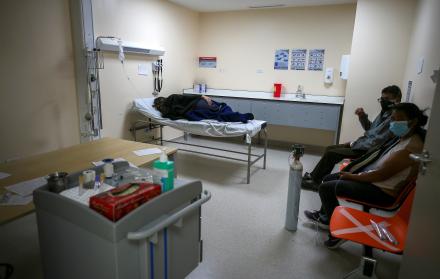 El registro de muertos sumó 53 nuevos casos y se ubicó en 12.158 confirmados por pruebas PCR y 4.899 fallecidos probables, precisó la cartera sanitaria en su parte oficial diario.