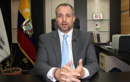 Fotografía de archivo fechada el 23 de octubre de 2020 que muestra al ministro de Trabajo de Ecuador Andrés Isch, responsable de la transición al nuevo gobierno en Quito (Ecuador).