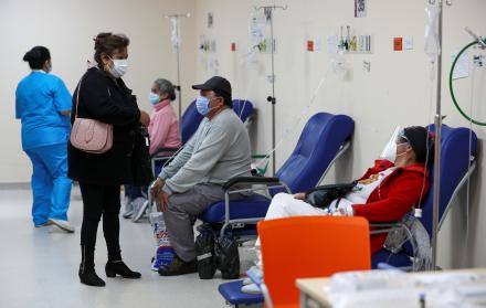 Vista de la unidad de emergencia con pacientes covid-19 del hospital Iess del Sur en Quito (Ecuador).