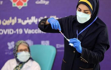 Se autoriza en Irán el uso de su vacuna por motivos de emergencia.
