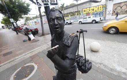 Obra. El monumento afectado está ubicado en la calle Panamá y Loja.