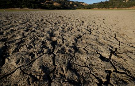 Fotografía del lecho seco del Lago Mendocino, el 22 de junio de 2021, en Ukiah (EE.UU.).