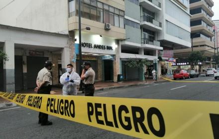 se lanzo de hotel