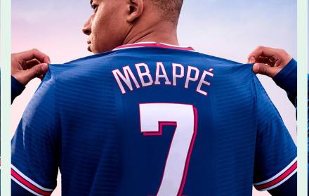 Kylian Mbappé en la portada del FIFA 22.