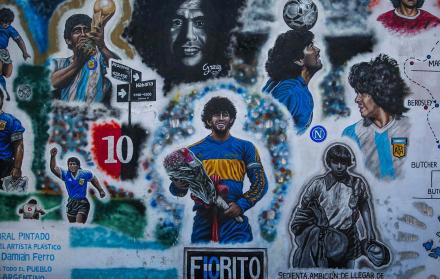 Fotografía de un mural dedicado a Diego A. Maradona en el barrio Lomas de Marilo, el 21 de julio de 2021 en la localidad de Bella Vista en la provincia de Buenos Aires.