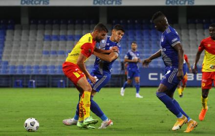 Emelec-aucas-local