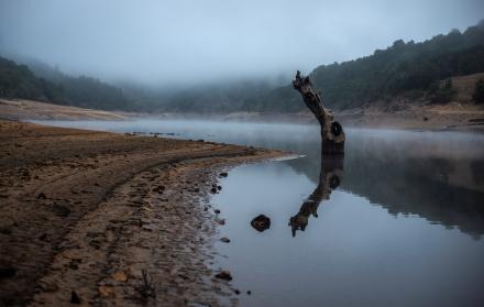 En la imagen de archivo, estado que presenta el embalse de O Bao en Viana do Bolo (Ourense, España).
