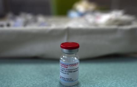 Moderna está desarrollando una dosis única de refuerzo contra la covid-19 y la gripe