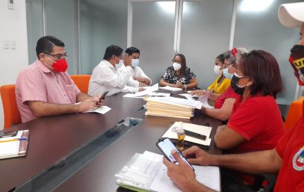 UNE subsecretaria