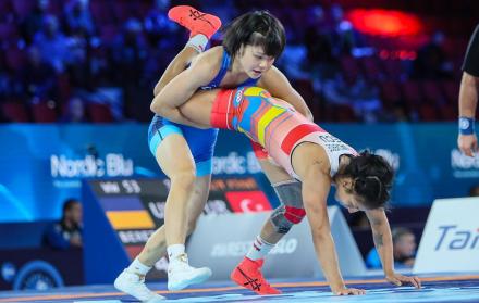 Luisa Valverde lucha Ecuador Mundial Senior