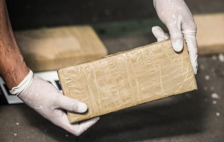Según las primeras investigaciones, la droga, en paquetes tipo ladrillo según las imágenes difundidas, tenían como destino Bélgica y los Países Bajos.