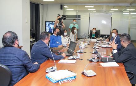 Una de las reuniones de la Comisión de Régimen Económico, donde hoy pidió disculpas Diego Ordóñez.