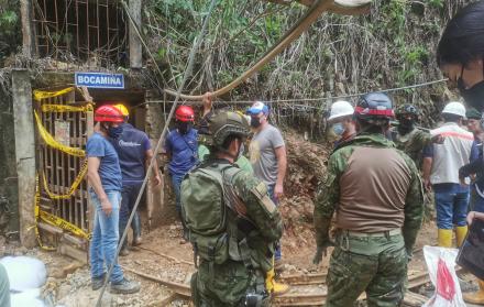 Bocamina. La entrada a una mina que había sido cerrada, pero se reabrió para laborar de forma ilegal. Otros caminos fueron abiertos por los sableros.