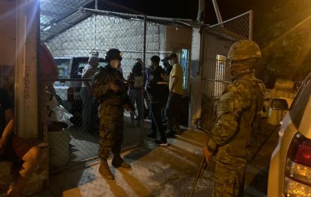 Operativos. Policía Nacional, Fiscalía y Ejército allanaron varias casas del centro de Zaruma y encontraron explosivos e insumos que utiliza la minería ilegal.