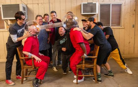 Fotograma cedido por Paramount Pictures donde aparecen de izquierda a derecha Johnny Knoxville, Ehren McGhehey, Preston Lacy, Sean