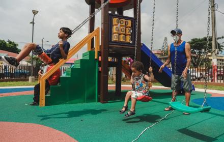 Inversion de USD 250 Mil se inauguran 2 parques en el sur 20