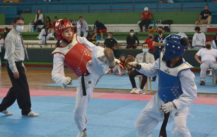 Anggelina-cedeño-taekwondo-deporte