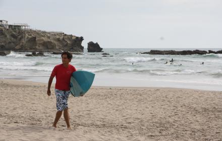 Marco-Campos-surf-ecuatoriano