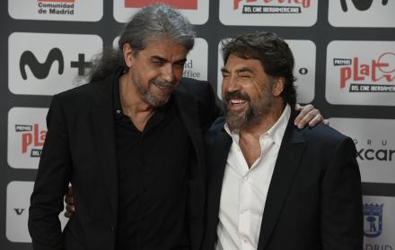 El actor Javier Bardem y el director Fernando León de Aranoa en los premios Platino  2022, en Madrid.