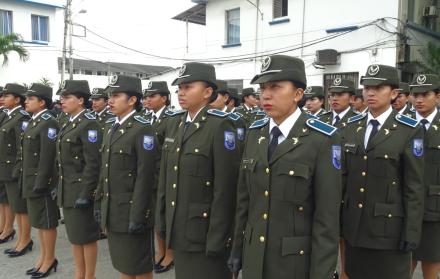Mujeres policías