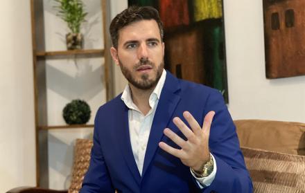 Víctor López