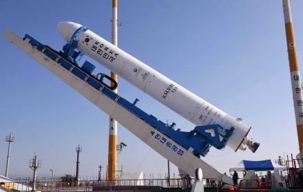 Con el cohete ya en la plataforma de lanzamiento, los técnicos del Instituto de Investigación Aeroespacial de Corea (KARI) detectaron este miércoles el funcionamiento incorrecto del componente.
